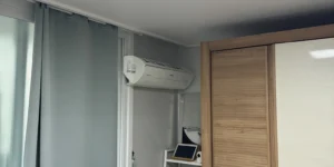 김포에어컨설치 완료 이후 안방 벽걸이 제품 모습