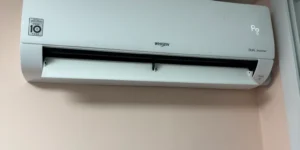 부천 벽걸이 에어컨 설치 완료하고 가동하는 모습