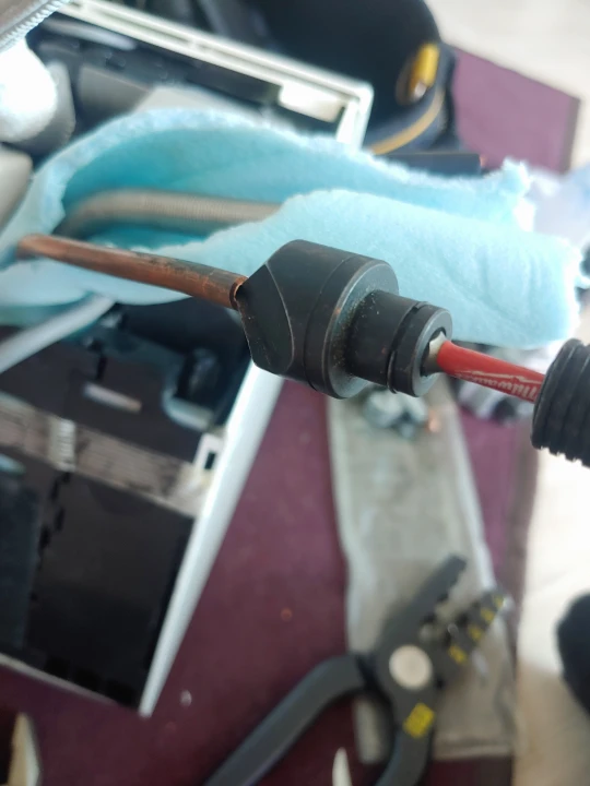 용인 삼성 벽걸이 에어컨 설치 과정 및 업체 선정할 때 확인 사항 5가지 동관 디버링툴을 이용한 버제거 과정